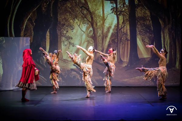 Carmencita y el lobo Carmencita y el lobo